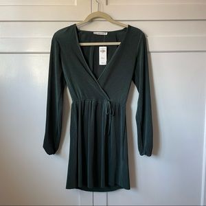 Abercrombie Green Pleated Long Sleeve Dress